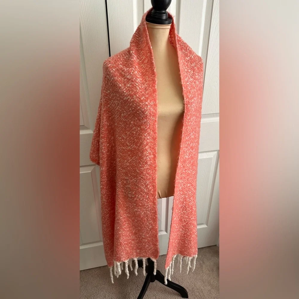 Old Navy Coral and White Knit Scarf - Picture 2 of 4